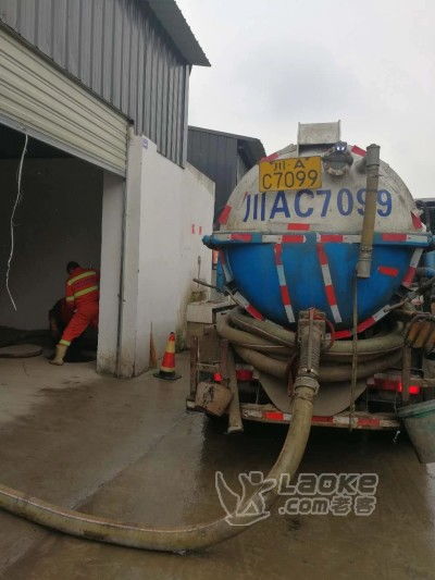图 龙泉驿污水管道疏通,清掏化粪池,清掏隔油池,清理污水厂淤泥 成都管道维修